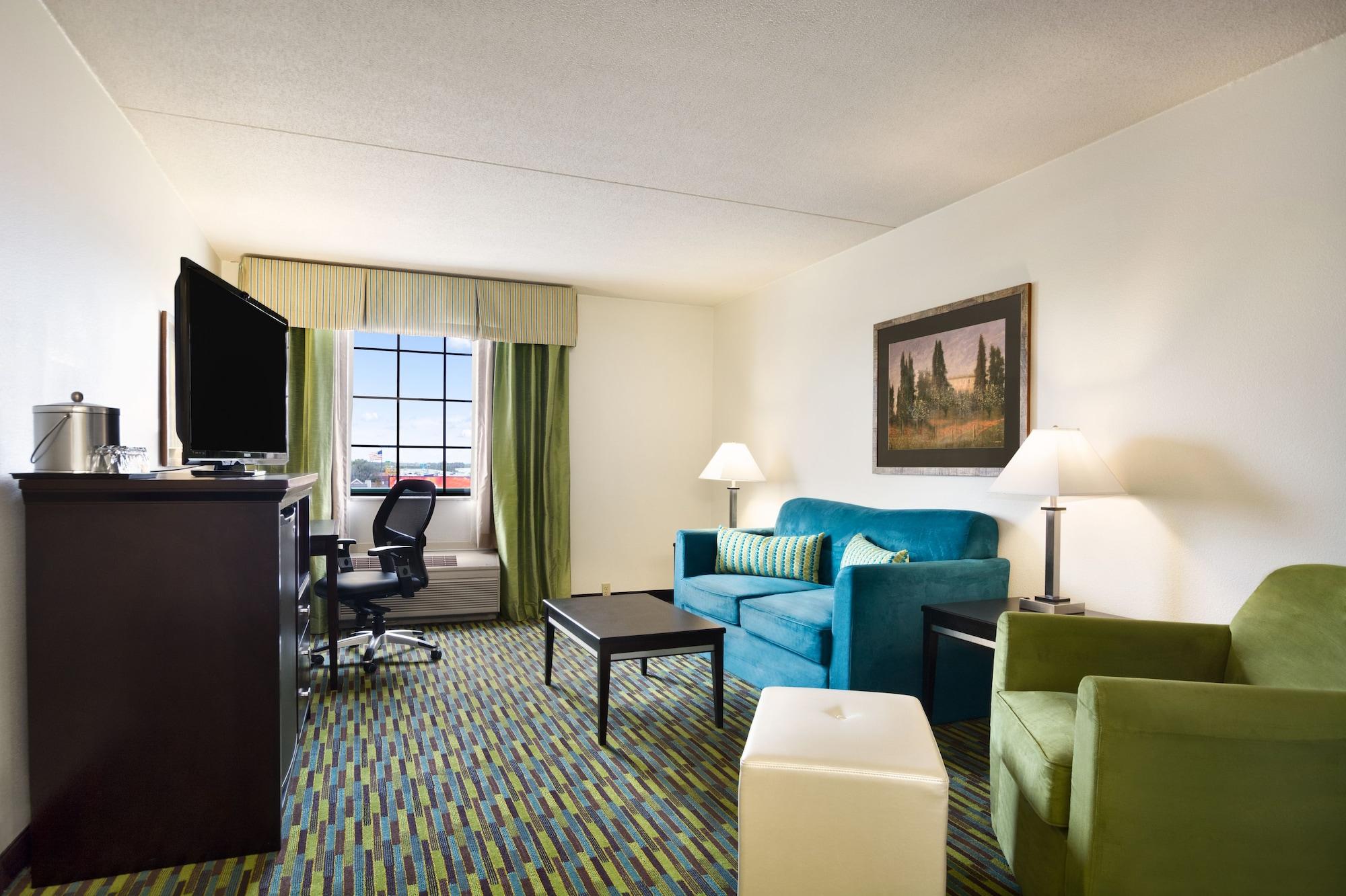 Готель Wyndham Garden Wichita Downtown Екстер'єр фото