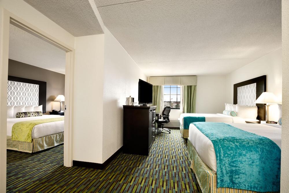 Готель Wyndham Garden Wichita Downtown Екстер'єр фото